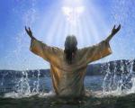 Святая крещенская вода: когда набирать, как хранить и использовать